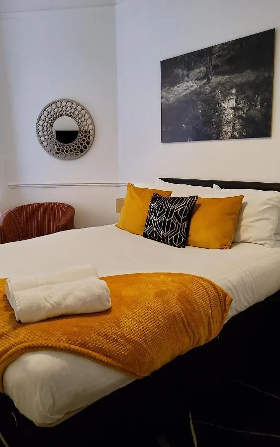 Leith Spectacular Apartment By Sensational Stay Short Lets & Serviced Accommodation With 6 Separate Beds & 2 Baths Edinburgh